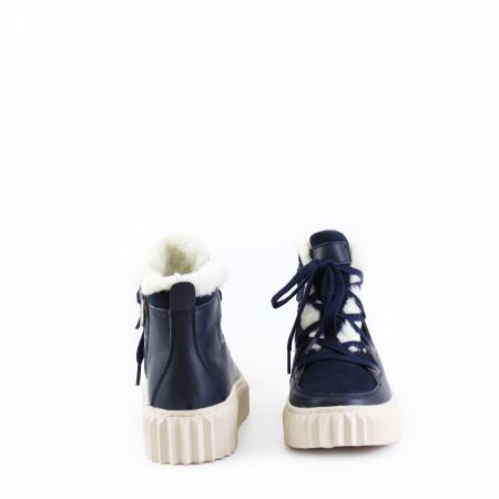 Спортивные ботинки на белой подошве LAGRANDEZZA